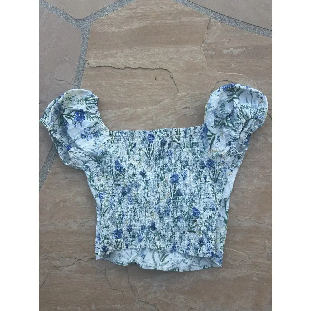 Surplice Top in Blue Floral ASTR THE LABEL M Revolve Cropped
